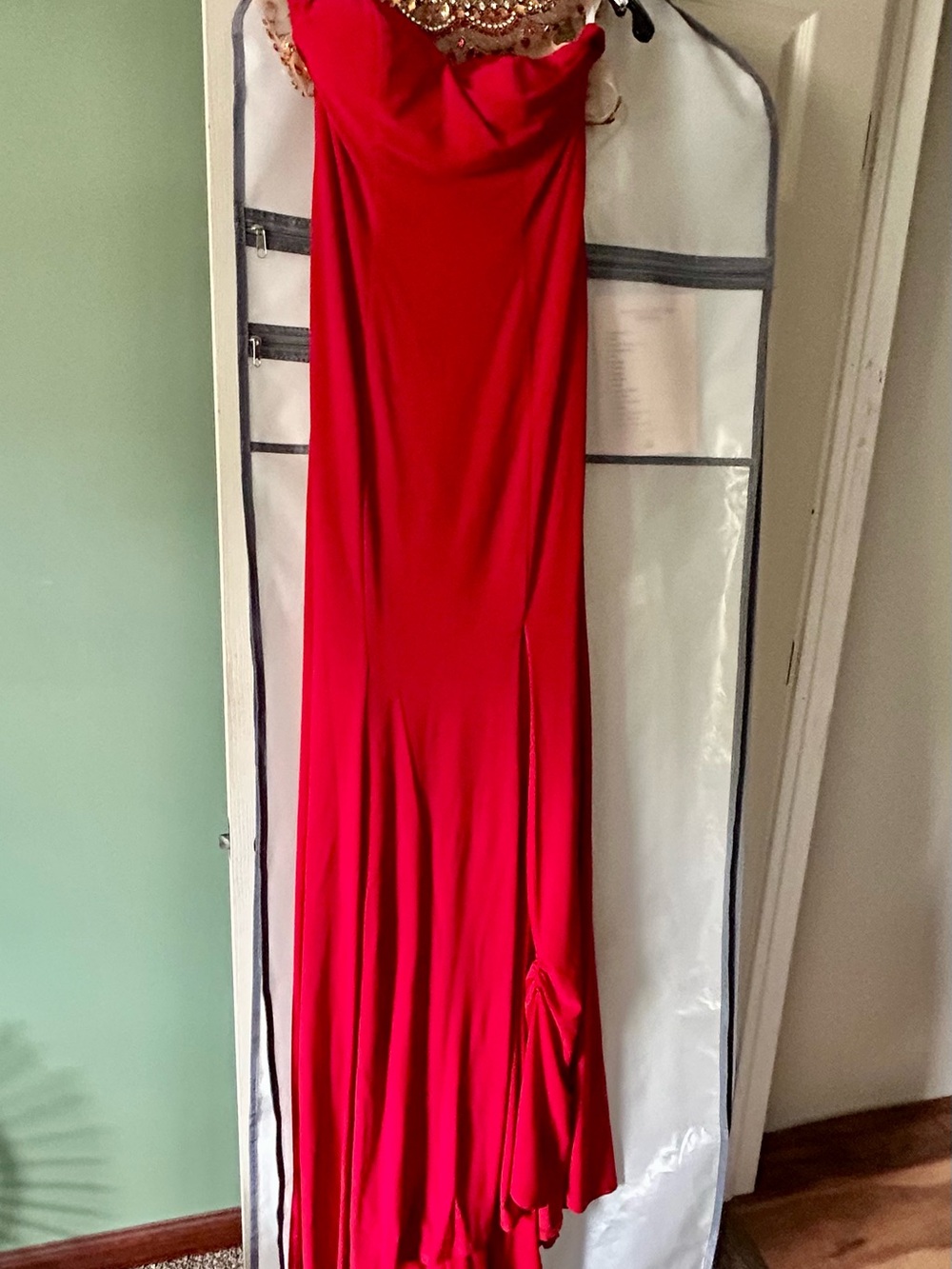 Red Formal Dress Size 6 with Slit & Train – Evening Gown
